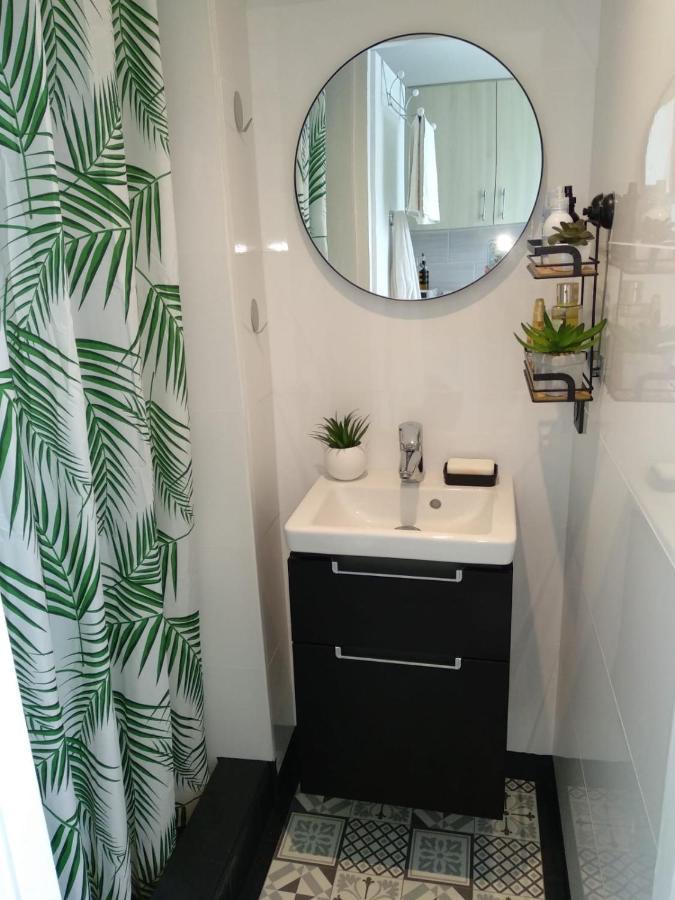 Appartement Charmant logement vue mer avec chambre et terrasse