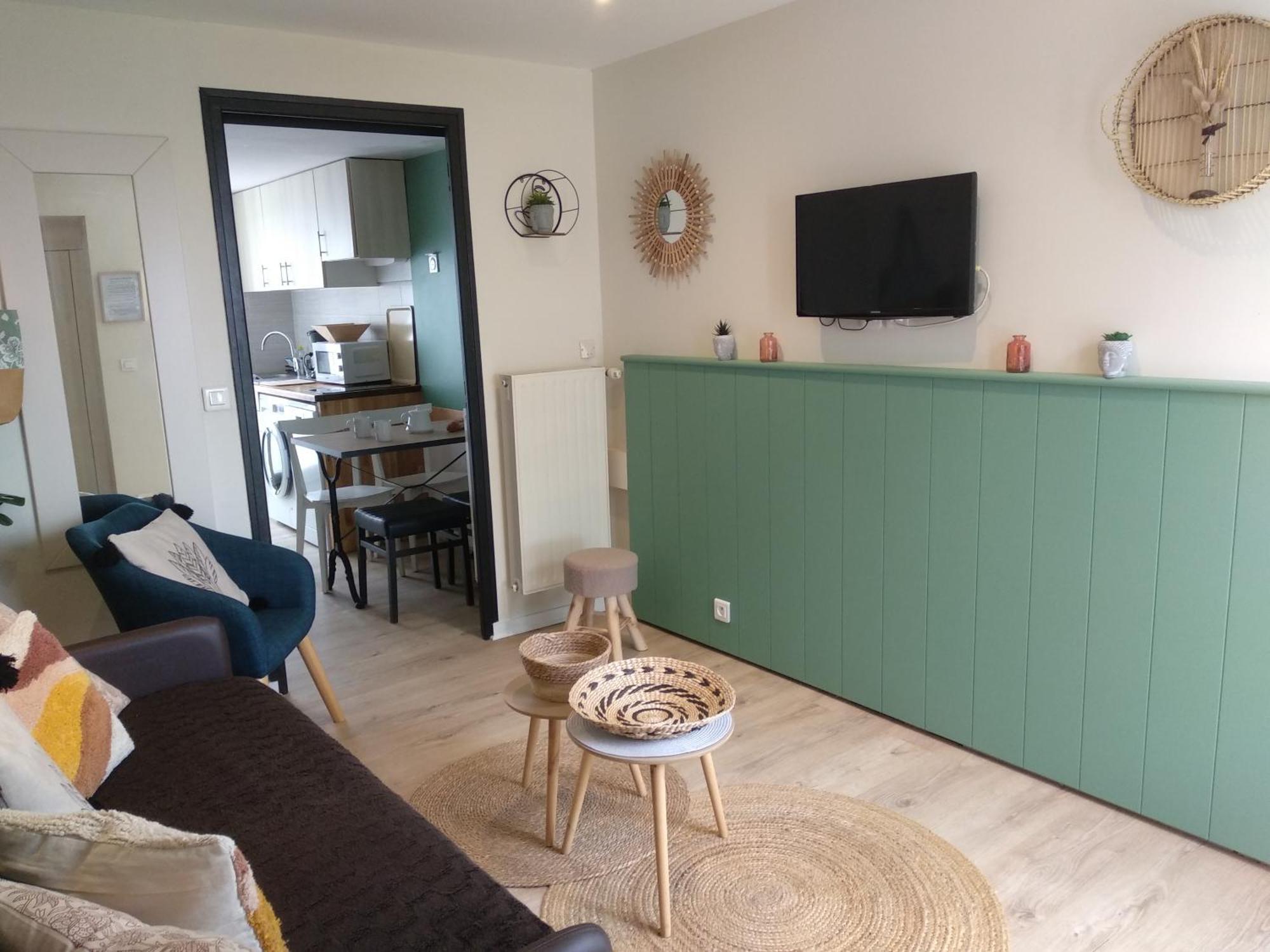 Charmant logement vue mer avec chambre et terrasse